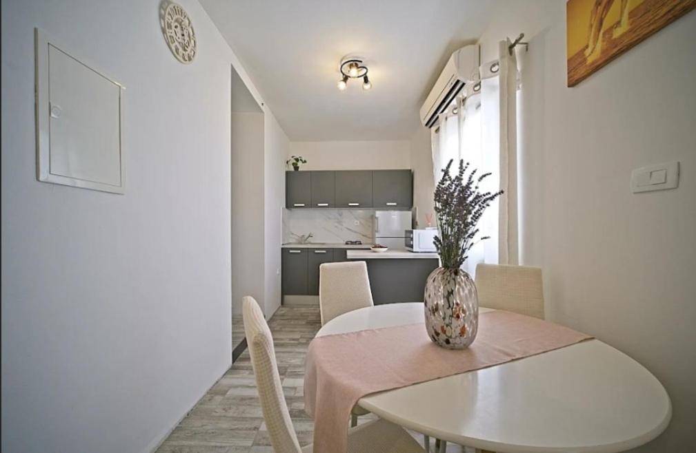 Apartment Vita Postira Kültér fotó